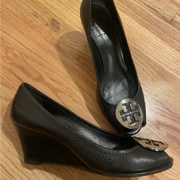 Tory Burch size 7 Leather Sophie Toe Wedges Heels Pumps Shoes Black - Picture 2 of 7